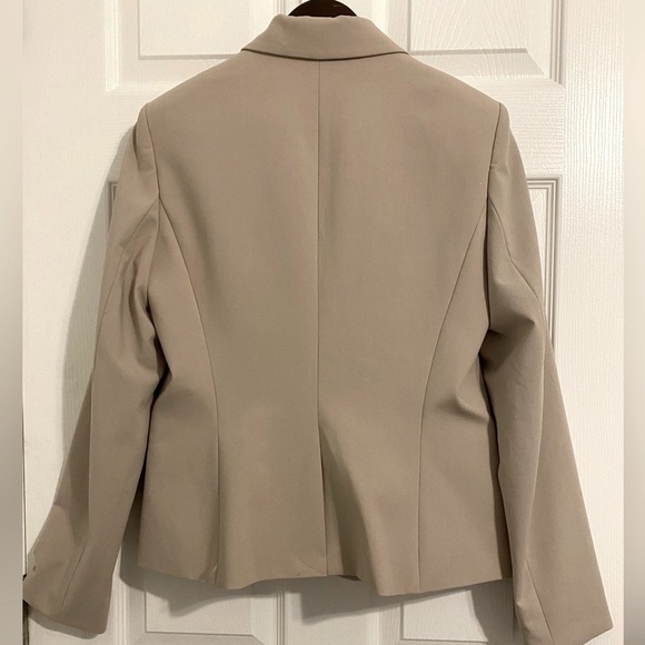 NWOT Calvin Klein Blazer Size 6 - Picture 16 of 16